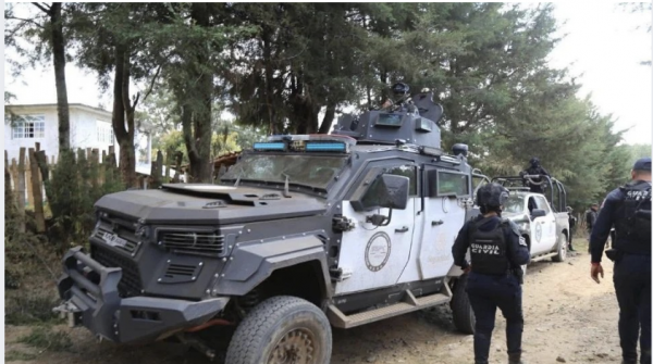 CJNG embosca a agentes de la SSPC y roba camioneta con equipo de inteligencia en Michoacán